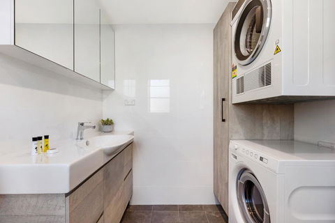 Darlinghurst Self-Contained Modern One Bedroom Apartment (21 CRN) - Tourism Brisbane 2