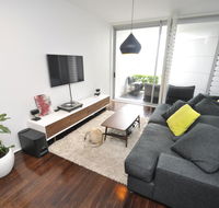 Darlinghurst Self-Contained Modern One-Bedroom Apartment 313 BUR - Tourism Brisbane