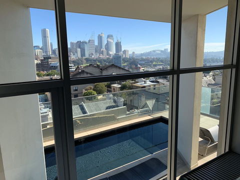 Darlinghurst Spacious Apartment With Balcony And Pool With Harbour Views - Tourism Brisbane 0