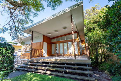 Decked Out For A Fantastic Holiday - Winnett St, Woorim (Upstairs Only) - Tourism Brisbane 0