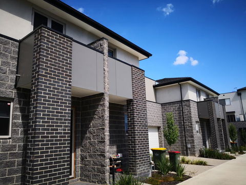 Delicate And Peaceful Bundoora Townhouse 20-R2 - Tourism Brisbane 1