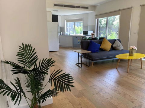 Delicate And Peaceful Bundoora Townhouse 20-R3 - Tourism Brisbane 0