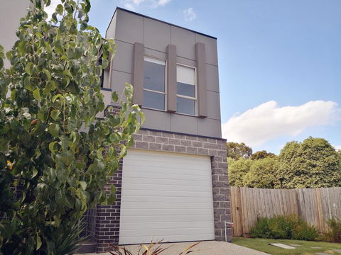 Delicate And Peaceful Bundoora Townhouse 7-R4 - Tourism Brisbane 0