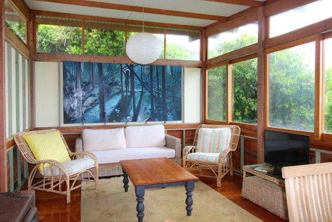Delicate Nobby Artist Studio, 898 Point Plomer Road - Brisbane Tourism 2