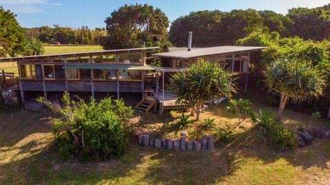 Delicate Nobby Artist Studio, 898 Point Plomer Road - Brisbane Tourism 0