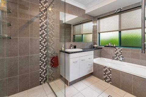 Delightful Duplex On Rose Ct, Bongaree - Brisbane Tourism 2