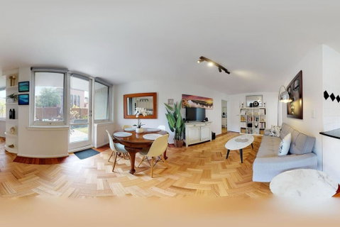 Delightful Ground Floor Apartment With Private Courtyard Few Minutes To St Kilda Beach - Brisbane Tourism 1