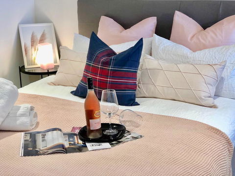 Deluxe And Brand New Lakeside Apartment - Tourism Brisbane 2