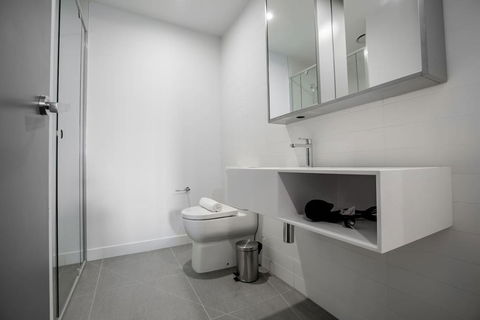 Designer 2 Bdrms APT@Parkville Free Carpark+wifi - Tourism Brisbane 1