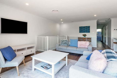 DESIGNER HOLIDAY BEACH PAD // 4 BED // COPA - Tourism Brisbane 2