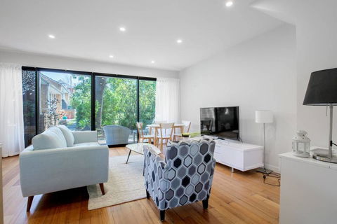 Designer Taste 2BR Townhouse@Hawthorn - Tourism Brisbane 3