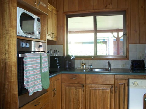Dog Friendly Holiday House At Red Beach - Brisbane Tourism 3