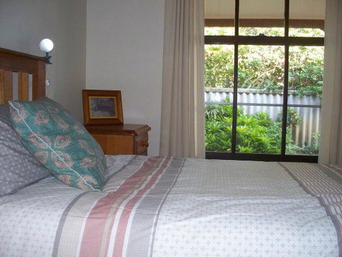 Dog Friendly Holiday House At Red Beach - Brisbane Tourism 1