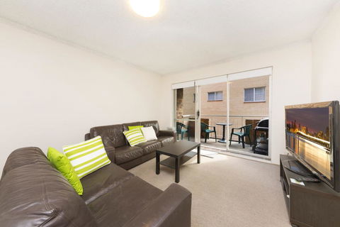 Dolphin Court 1/48 North Street - Tourism Brisbane 2