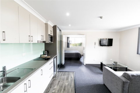 Dolphin Shores - Brisbane Tourism 3