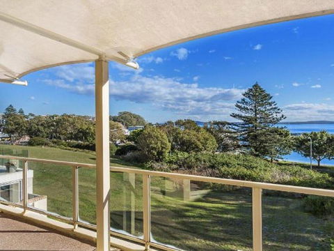 Dolphin Watch@Nelson Bay - Tourism Brisbane 3