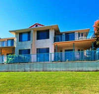 Dolphins 2 7 Commodore Crescent - Brisbane Tourism