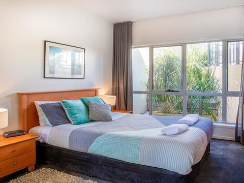 Dolphins Den - Panoramic Views - Tourism Brisbane 1