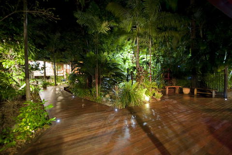 Dougies Backpackers Resort - Tourism Brisbane 1