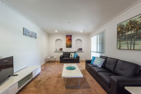 Drift Inn - Tourism Brisbane 0