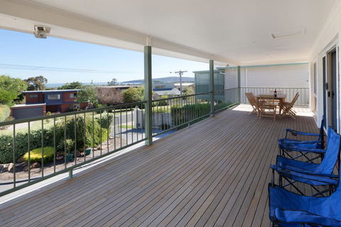 DROMANA BAY VIEWS - DROMANA - Tourism Brisbane 0