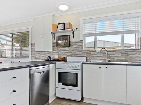 Dunkarein - 600m To Bosom Beach - Tourism Brisbane 1