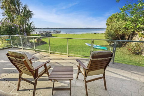 Eagle Point Getaway - Waterfront Serenity! - Tourism Brisbane 0