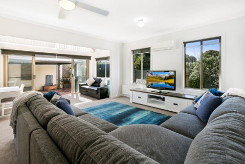 Easy Living Rosebud - Brisbane Tourism 0
