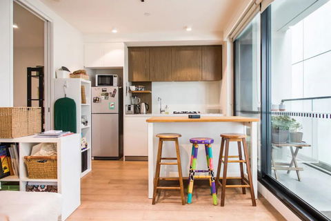 Eclectic 1 Bedroom South Yarra Hideaway - Tourism Brisbane 2