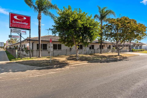 Econo Lodge Moree Spa Motor Inn - Tourism Brisbane 1