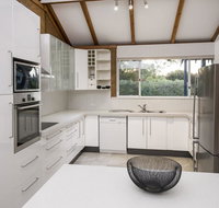 EeBee House - Beautiful Family Home with Stunning Eagle Bay Views - Tourism Brisbane