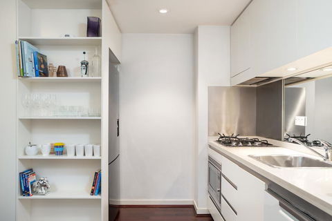 Elegant Loft Perfect For Inner City Explorers - Tourism Brisbane 3