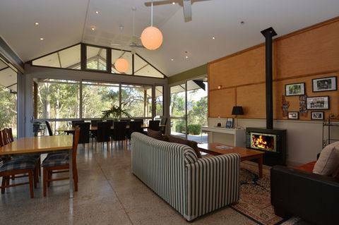 Elfin Hill Vineyard Accommodation - Tourism Brisbane 4