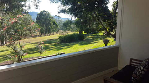 Elfin Hill Vineyard Accommodation - Tourism Brisbane 3