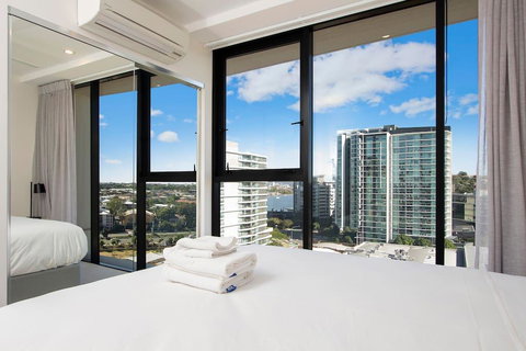 Elite Elegance 2BR@Hamilton APT With Parking - Brisbane Tourism 3