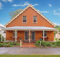 Eliza 1875 Red Brick Duplex Townhouse - Tourism Brisbane