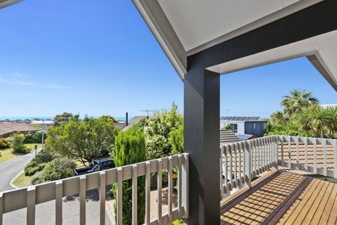 Elizabeth Grove 3 - Brisbane Tourism 2