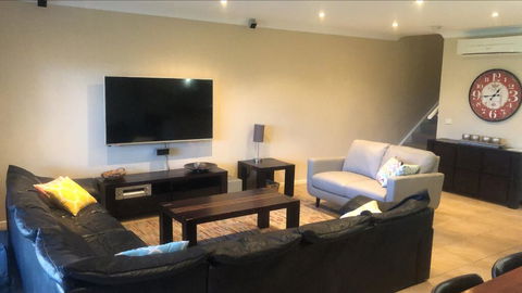 ELSINOR Townhouse 2 - Tourism Brisbane 2