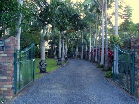 Emerald Tropical Palms B & B - Tourism Brisbane 0