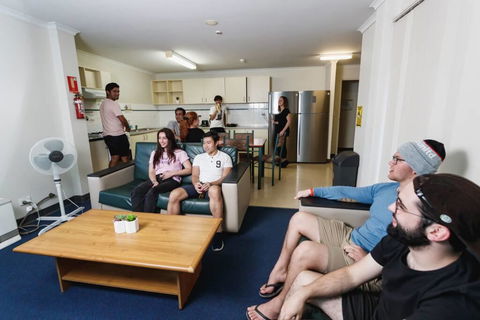 Erica Underwood House 6 Bedroom Flat - Brisbane Tourism 2