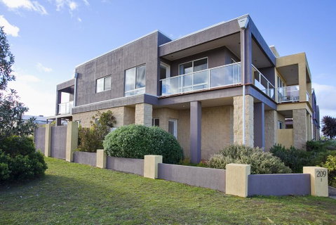 Esplanade Frontage 1-209 - Brisbane Tourism 0