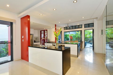 Esplanade Villa - Tourism Brisbane 0