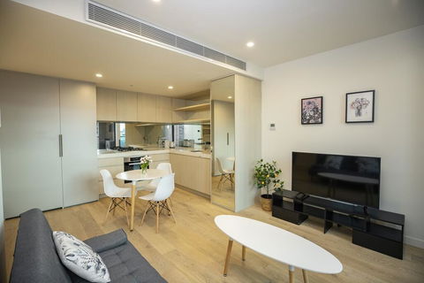 Everhome Melbourne Village 603 - Tourism Brisbane 1