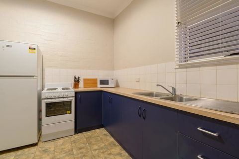 Exmouth Villas Unit 35 - 2 Bedroom Self-Contained Unit At The Heart Of Town - Brisbane Tourism 0