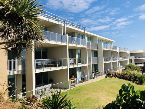 EXTRA LARGE 2 Bed Apartment - 3 Pools And Spa - Mountain View - BEACHFRONT LOCATION CABARITA BEACH - Tourism Brisbane 3