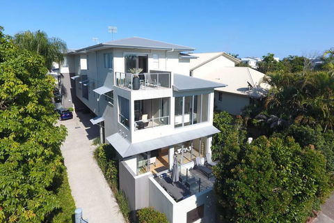 Fabulous 3 Bedroom Noosa Townhouse - Brisbane 4u 0