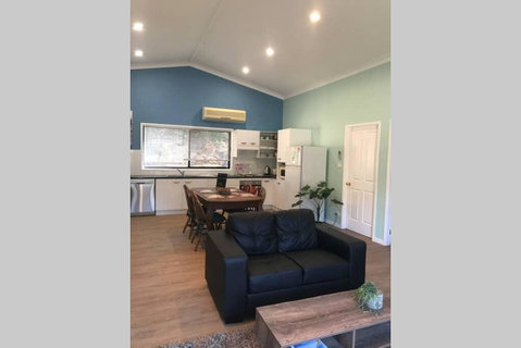 FAIRVIEW COTTAGE 25B - Waterfront Accommodation - Tourism Brisbane 3