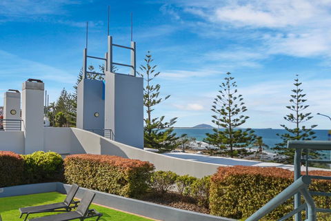 FAVOURITE GET-AWAY ON THE BEACHFRONT - Brisbane 4u 3