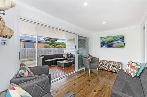 Fielding's Lair - The Ultimate Family Retreat - House & Bungalow - Tourism Brisbane 1