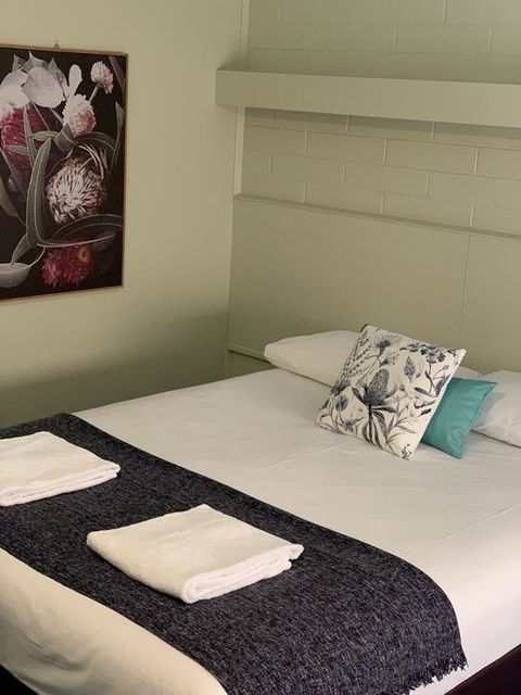 Finley Country Club Hotel Motel - Tourism Brisbane 1